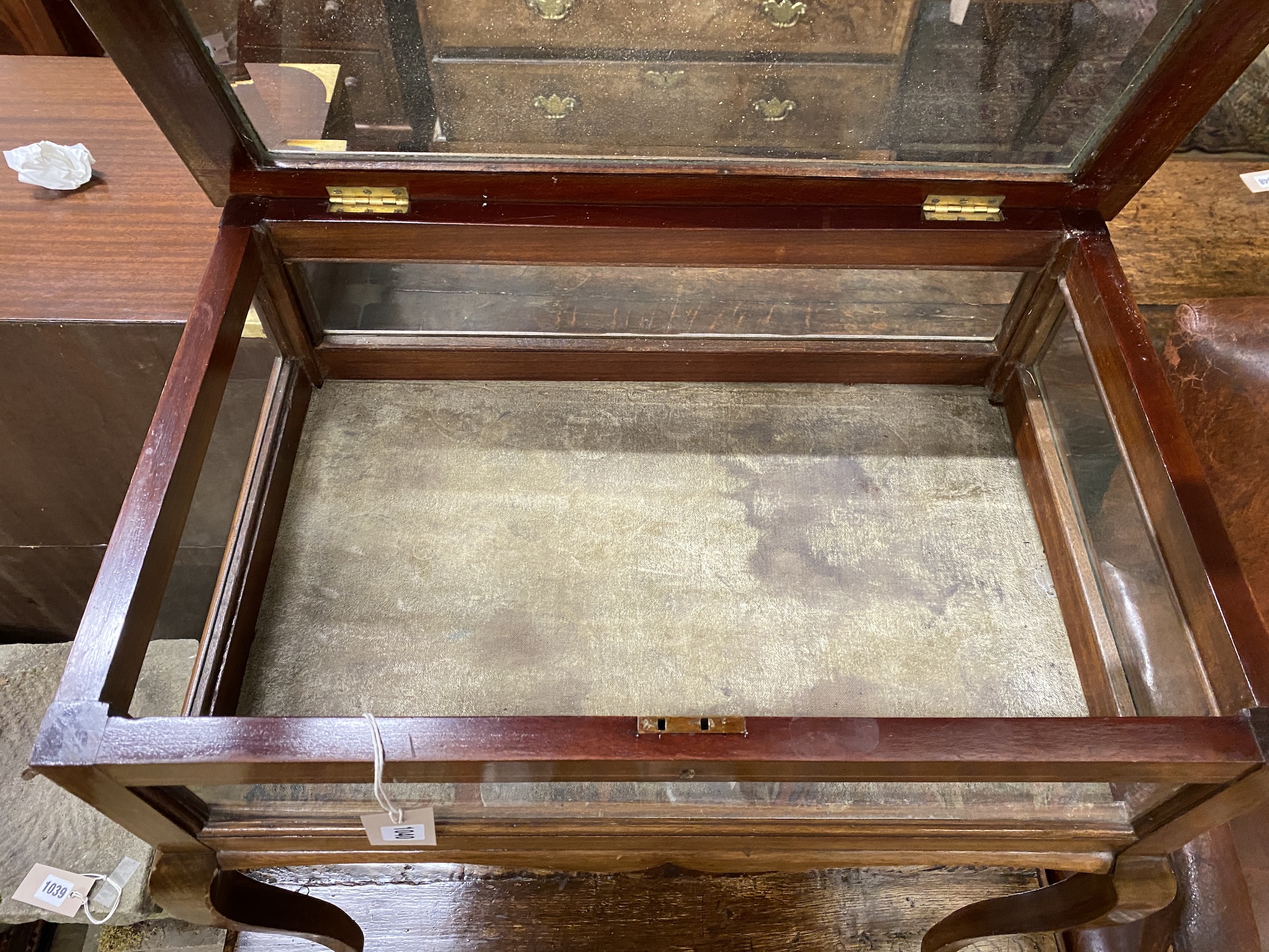 An Edwardian satinwood banded rectangular mahogany bijouterie table, width 63cm, depth 42cm, height 74cm